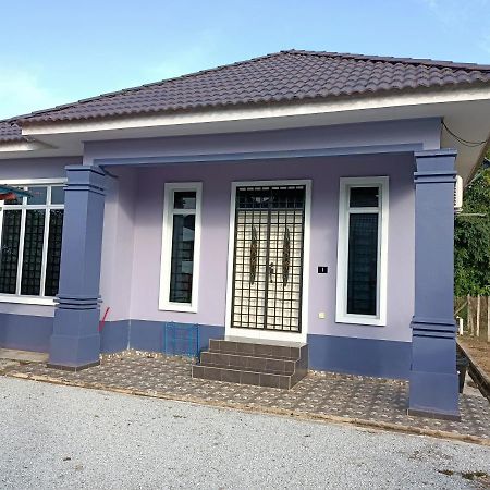 Ummi'S Homestay Kuala Besut Kampong Baru ภายนอก รูปภาพ