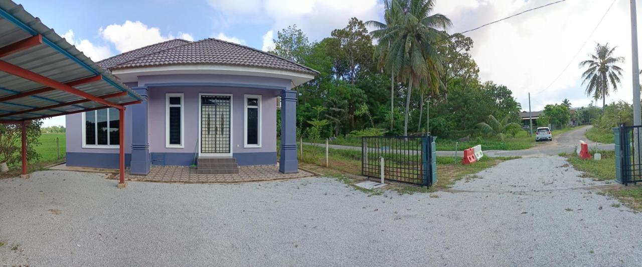 Ummi'S Homestay Kuala Besut Kampong Baru ภายนอก รูปภาพ