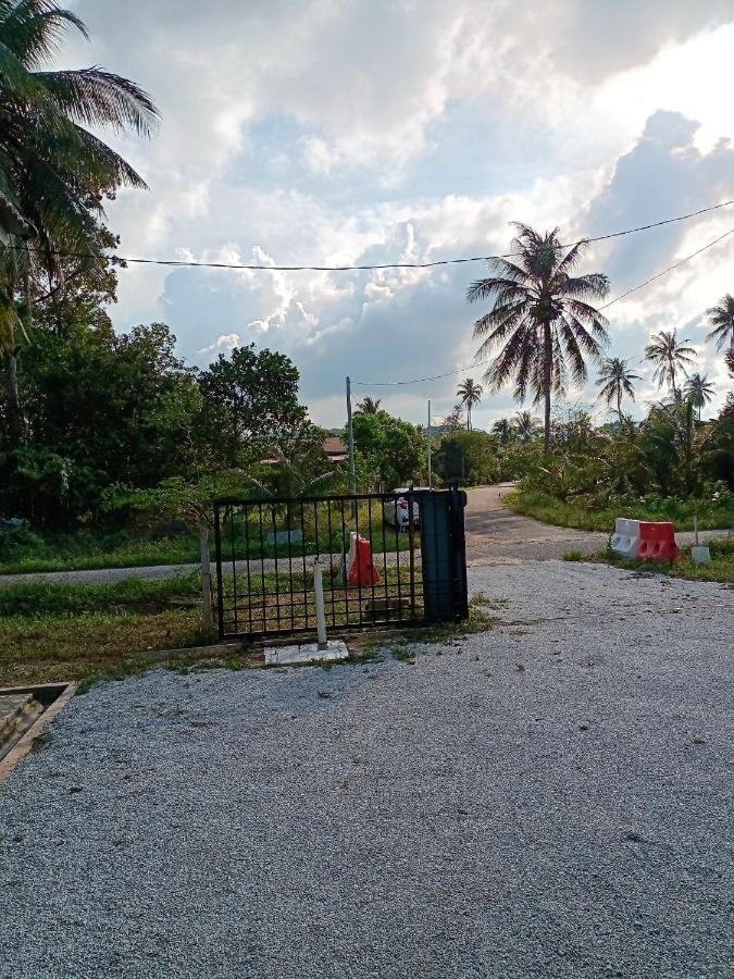Ummi'S Homestay Kuala Besut Kampong Baru ภายนอก รูปภาพ
