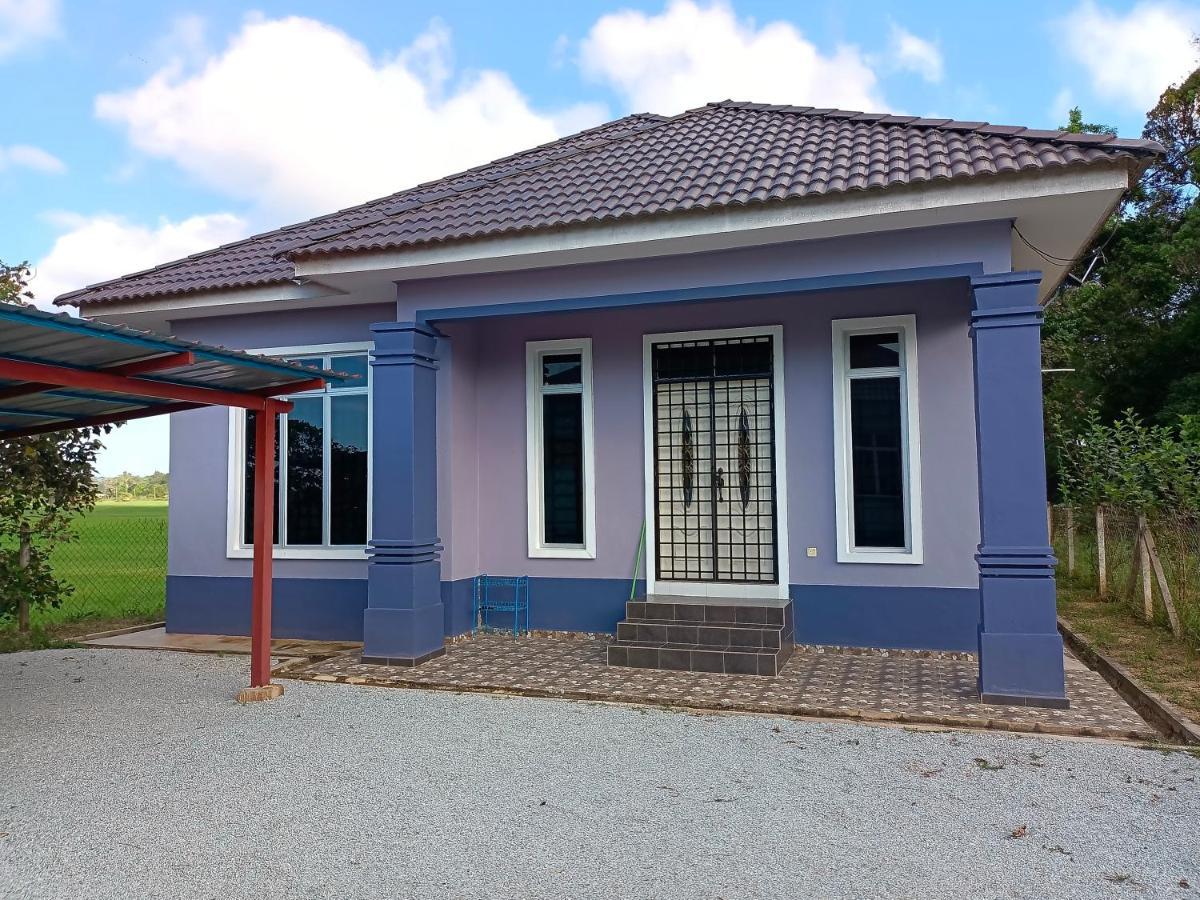 Ummi'S Homestay Kuala Besut Kampong Baru ภายนอก รูปภาพ
