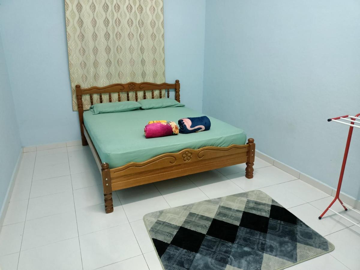 Ummi'S Homestay Kuala Besut Kampong Baru ภายนอก รูปภาพ