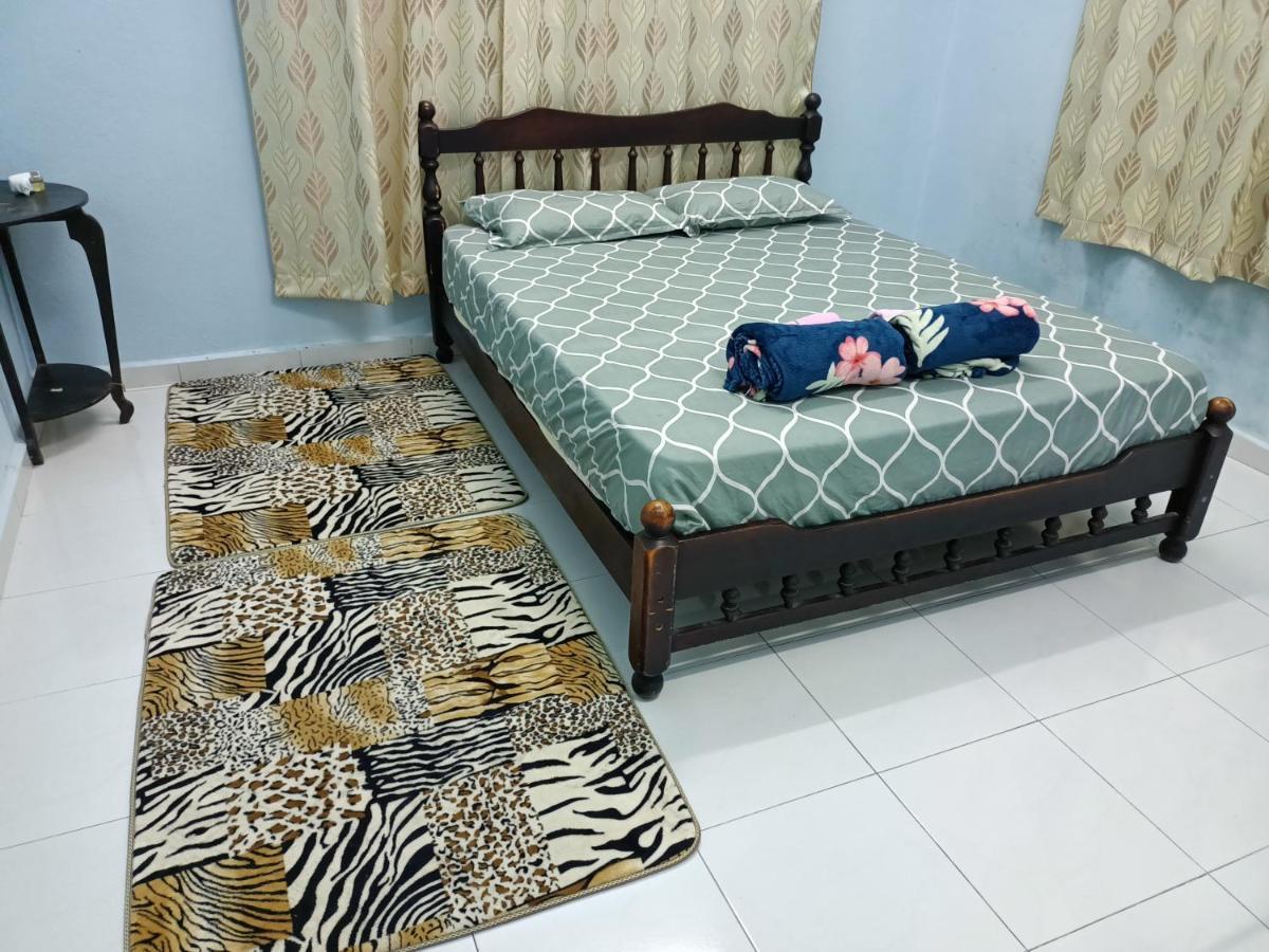 Ummi'S Homestay Kuala Besut Kampong Baru ภายนอก รูปภาพ