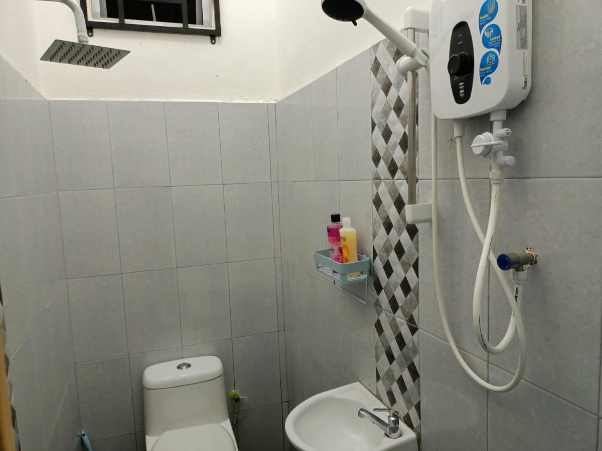 Ummi'S Homestay Kuala Besut Kampong Baru ภายนอก รูปภาพ