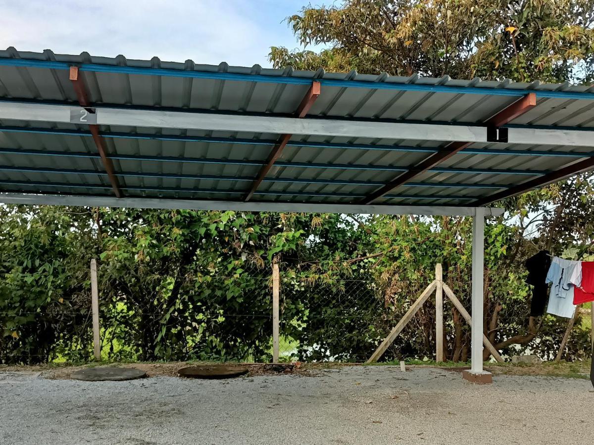 Ummi'S Homestay Kuala Besut Kampong Baru ภายนอก รูปภาพ